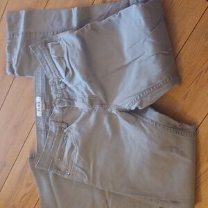 ROWM Mens 5 Pocket Khaki Color Cotton GUC 30x32 Cotton Spandex